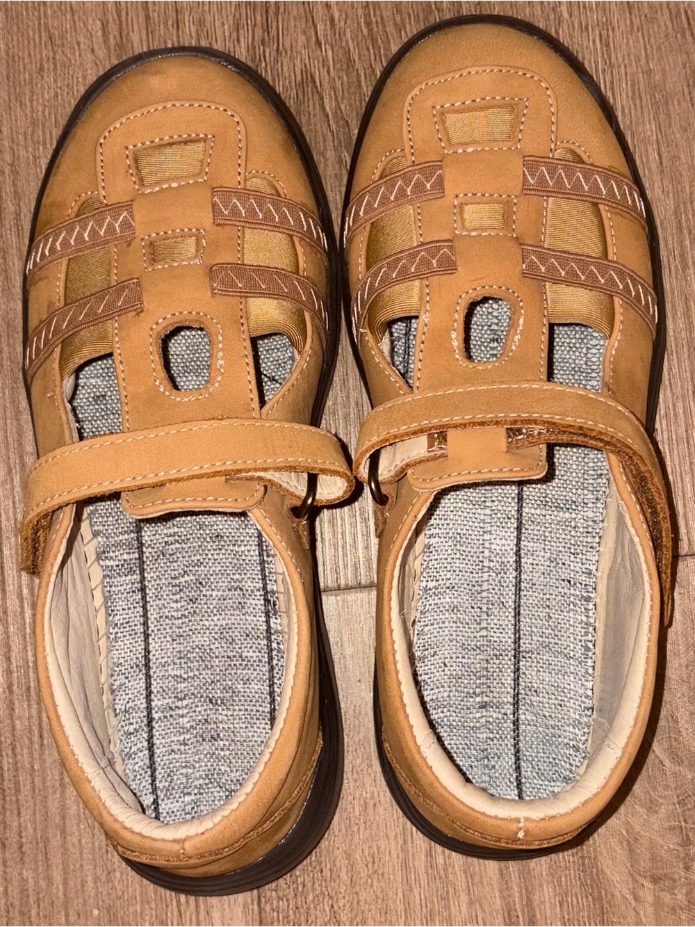 Surefit Mary Jane style shoes W6.5